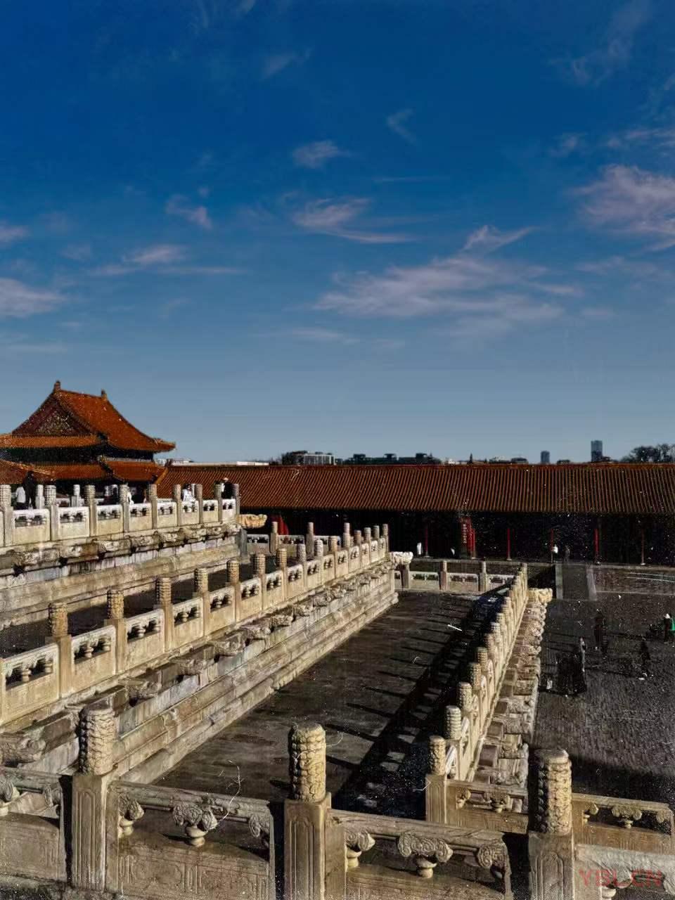 人要離生活遠(yuǎn)一點(diǎn)，才能離夢想近一點(diǎn)